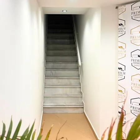 Argonaut Apartment *